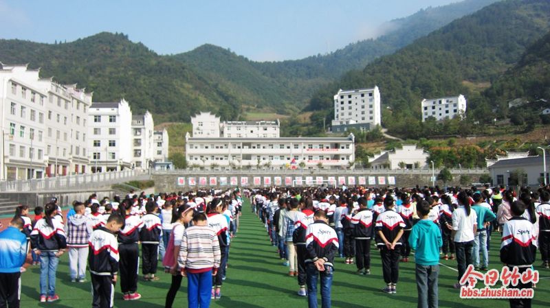 官渡学校的早晨1.jpg