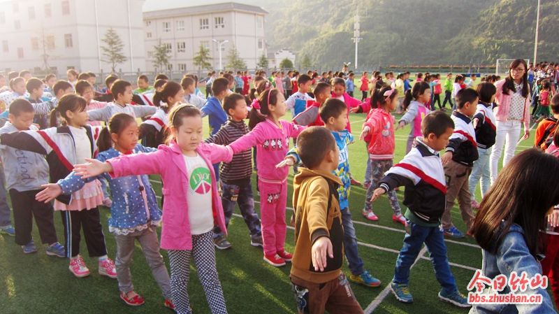 官渡学校的早晨3.jpg